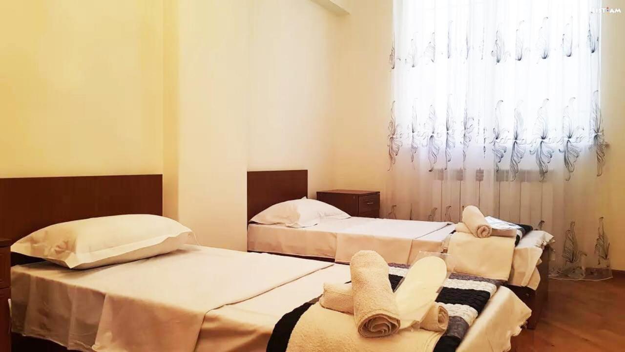 Friendship Hostel & Tours 耶烈万 客房 照片