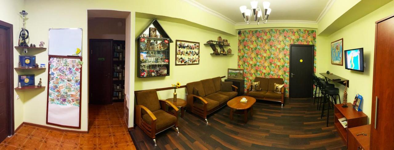 Friendship Hostel & Tours 耶烈万 外观 照片