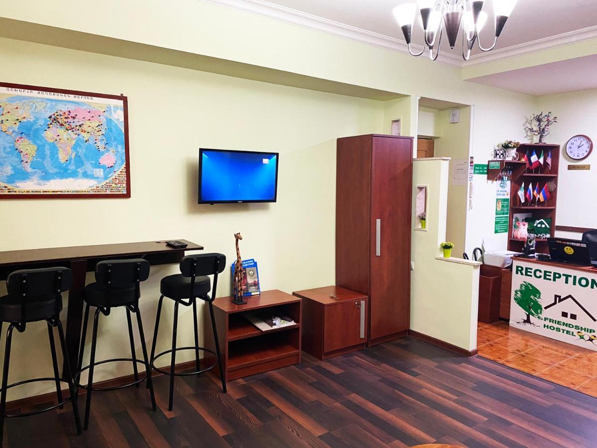 Friendship Hostel & Tours 耶烈万 外观 照片