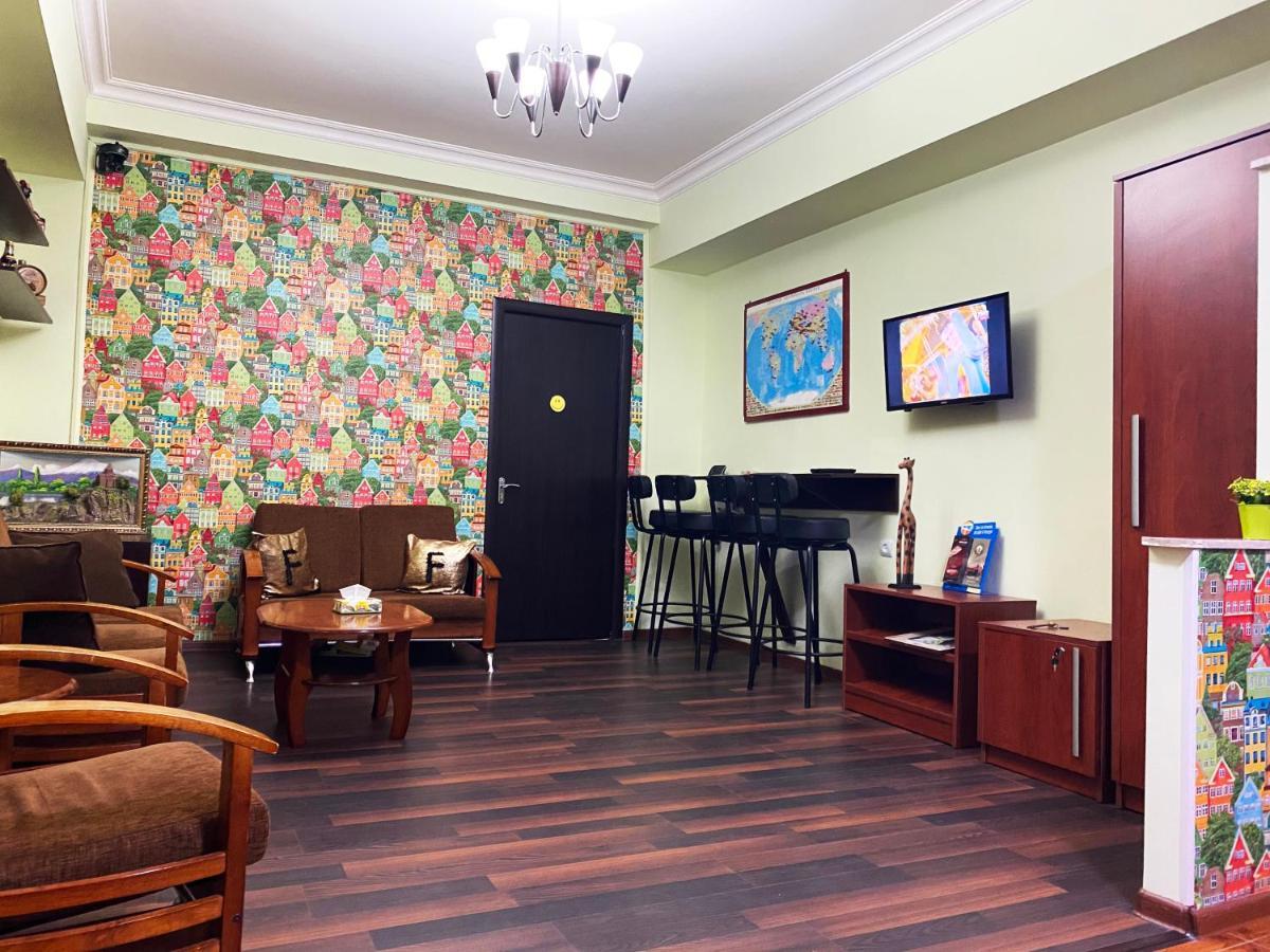 Friendship Hostel & Tours 耶烈万 外观 照片