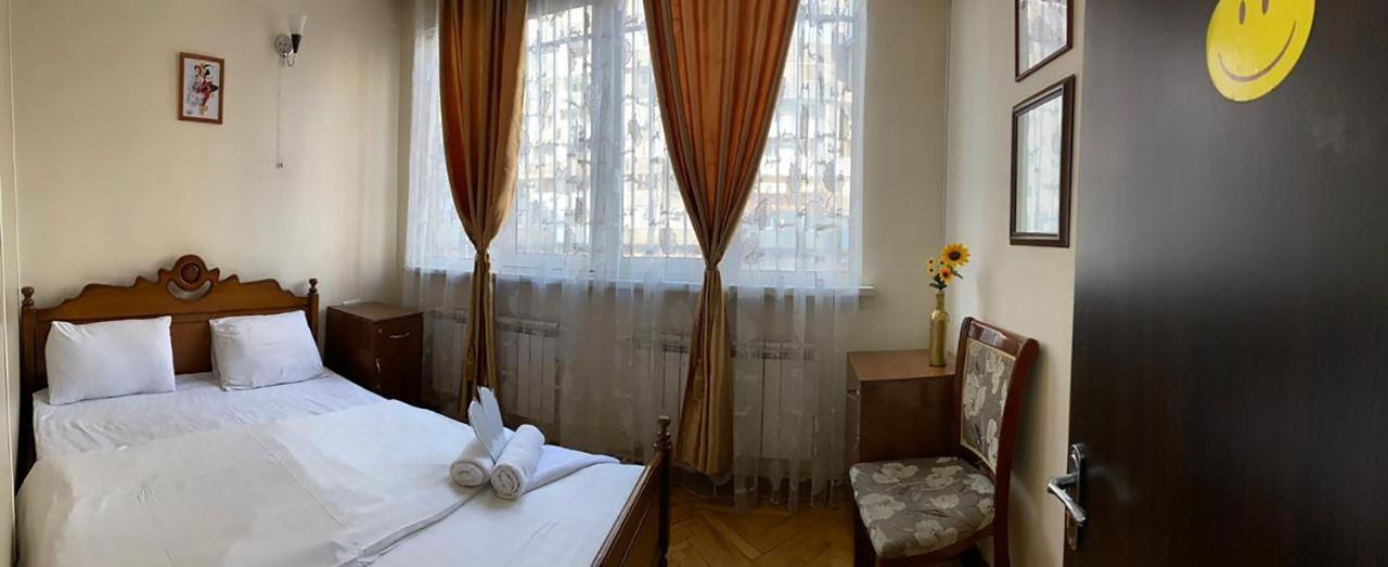 Friendship Hostel & Tours 耶烈万 外观 照片