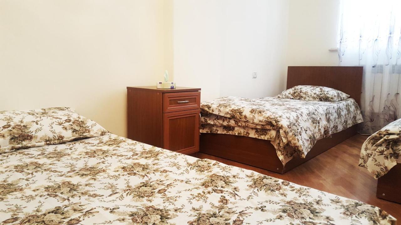 Friendship Hostel & Tours 耶烈万 外观 照片