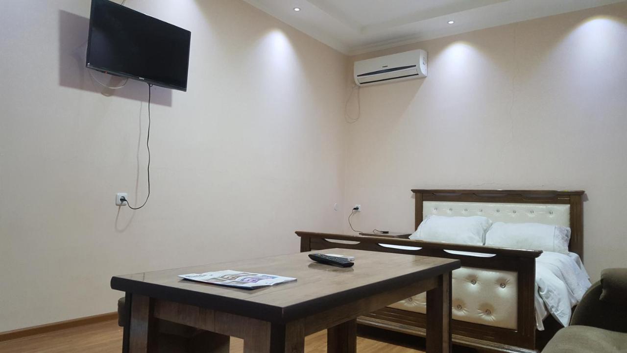 Friendship Hostel & Tours 耶烈万 外观 照片